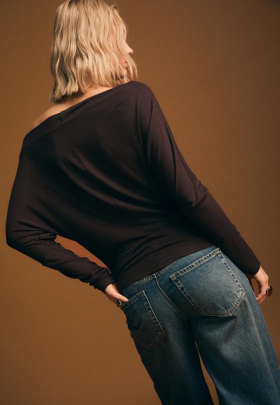 camiseta asimetrica modal