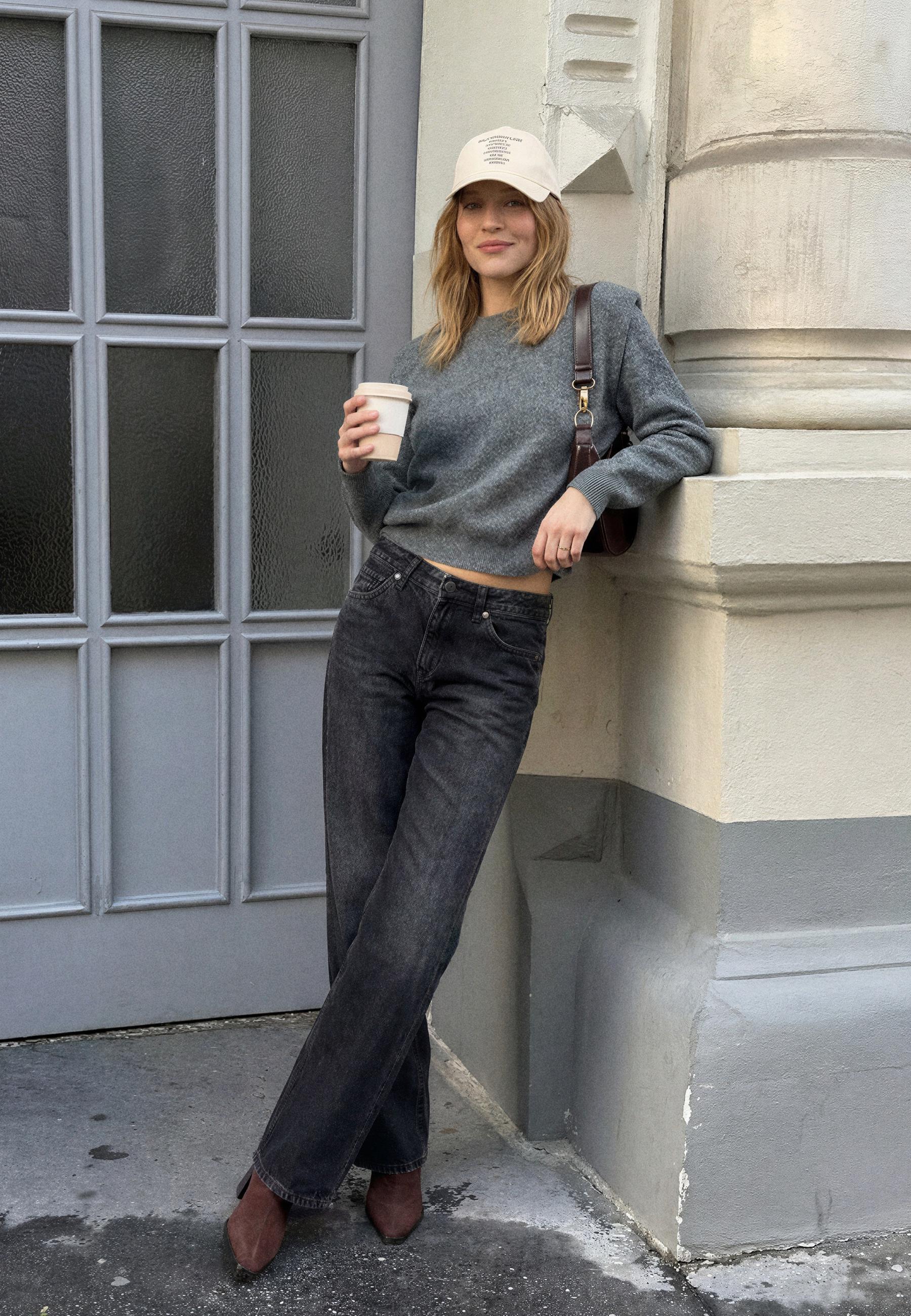 Knitted jumper with padded shoulders — Dark grey