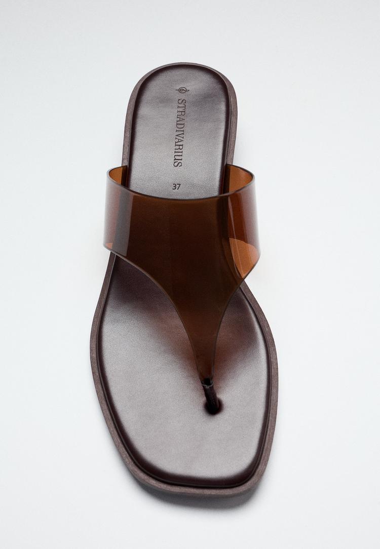 Vinyl thong flat sandals — BROWN
