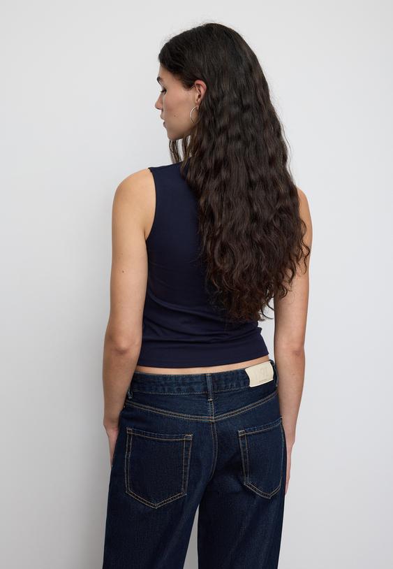 camiseta basica sin mangas