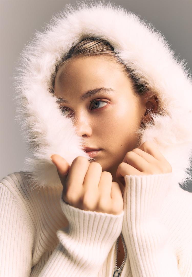 chaqueta de punto capucha efecto pelo