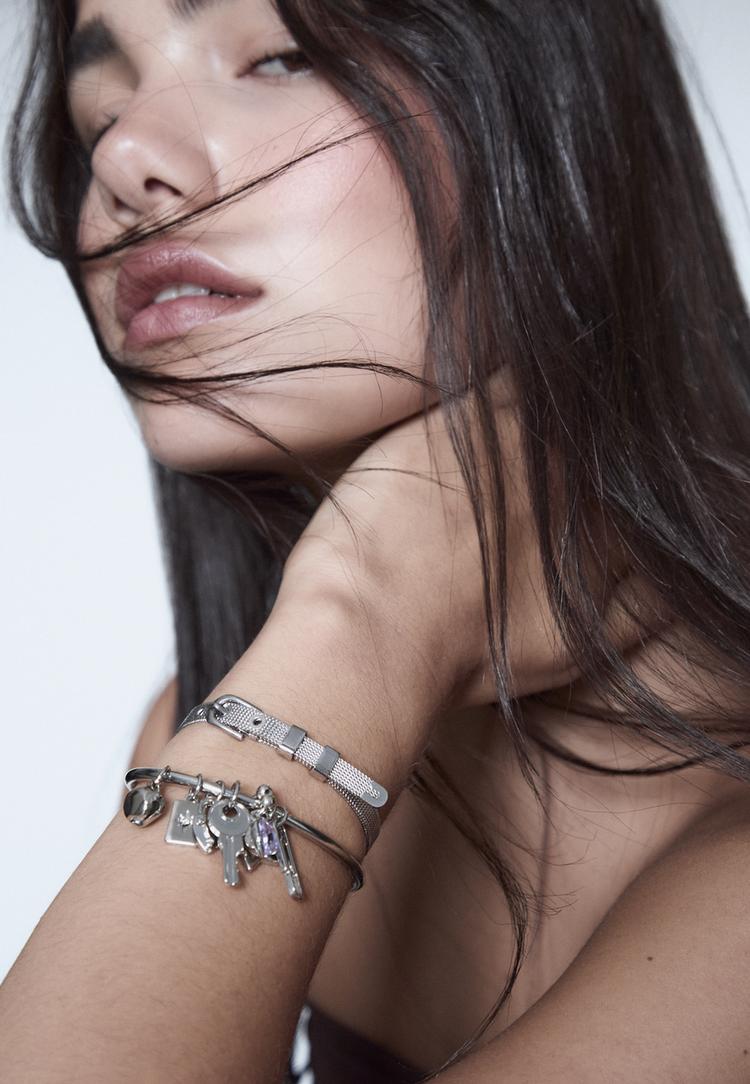 set 2 pulseras multi charm