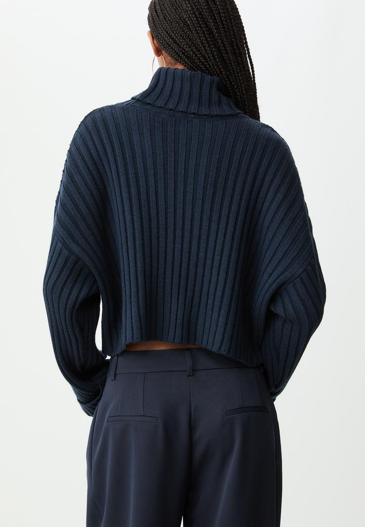 camisola de malha com gola subida