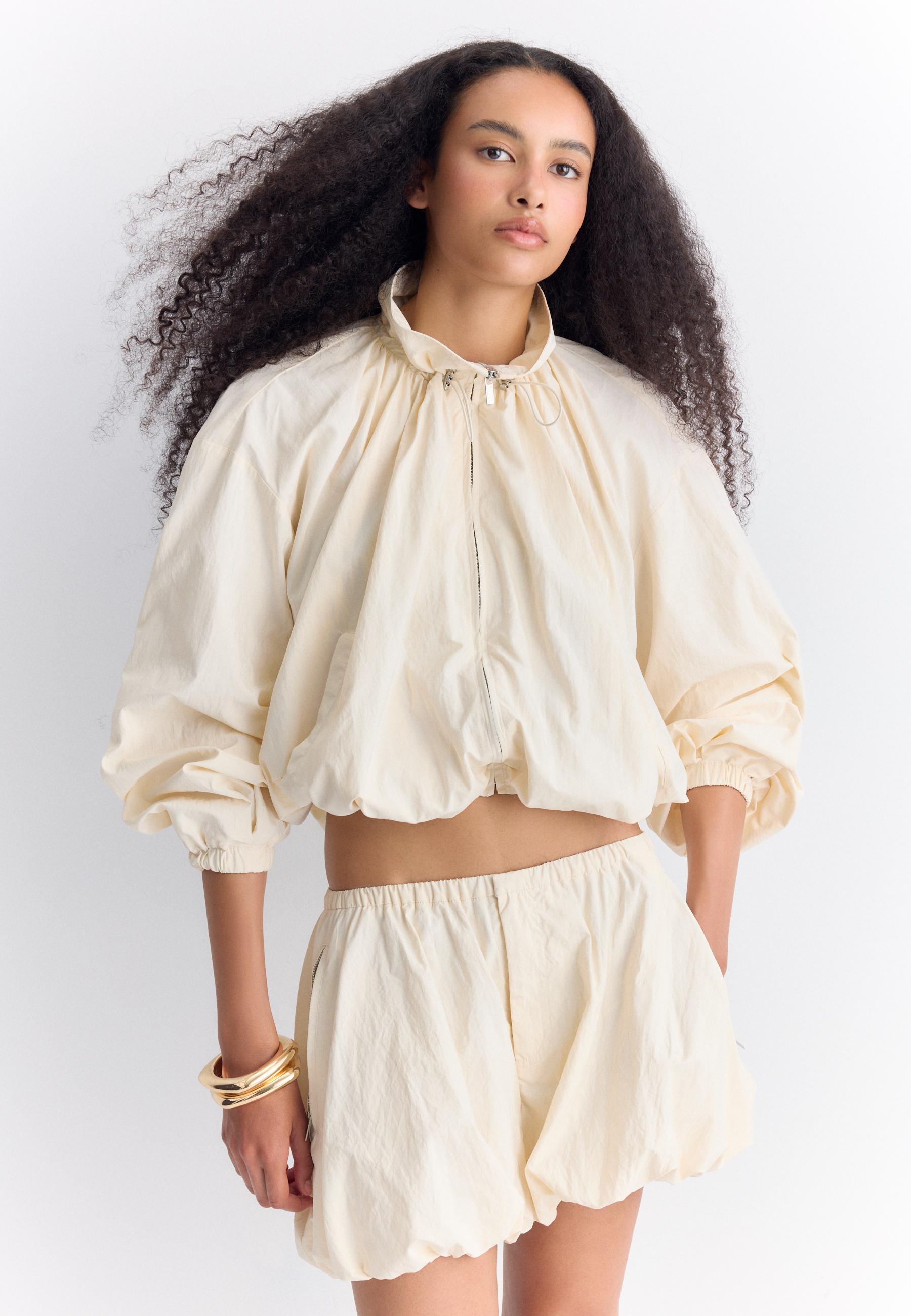 Dik yaka teknik ceket