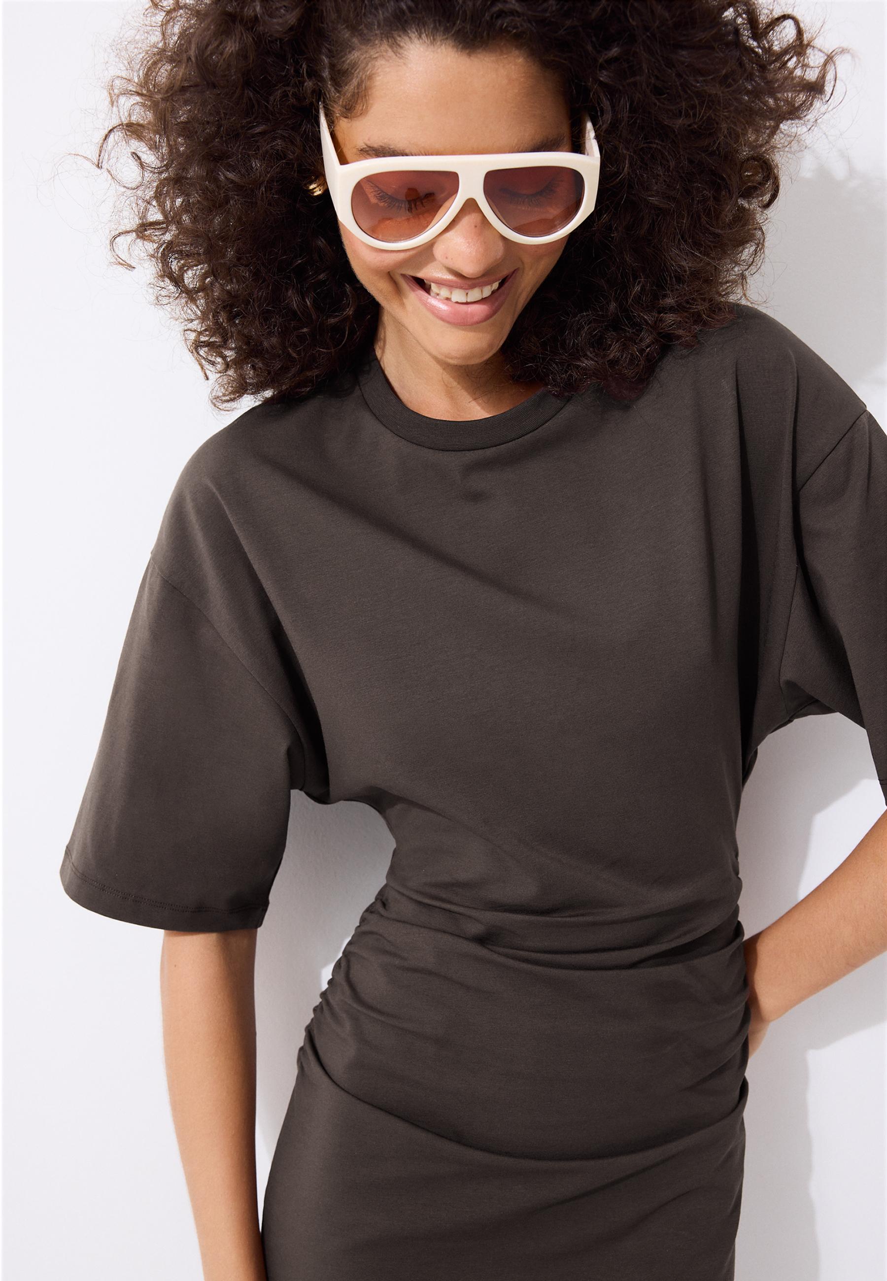 Short T-shirt dress — Brown