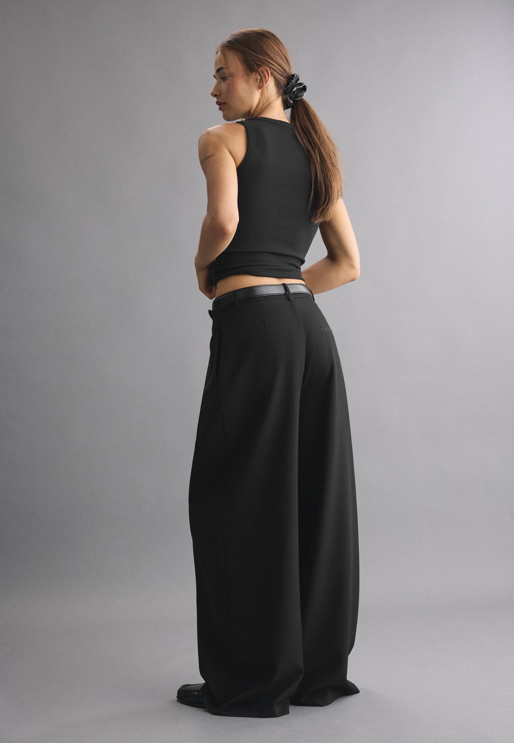 Stradivarius Pensli ve kemerli geniş paça pantolon
