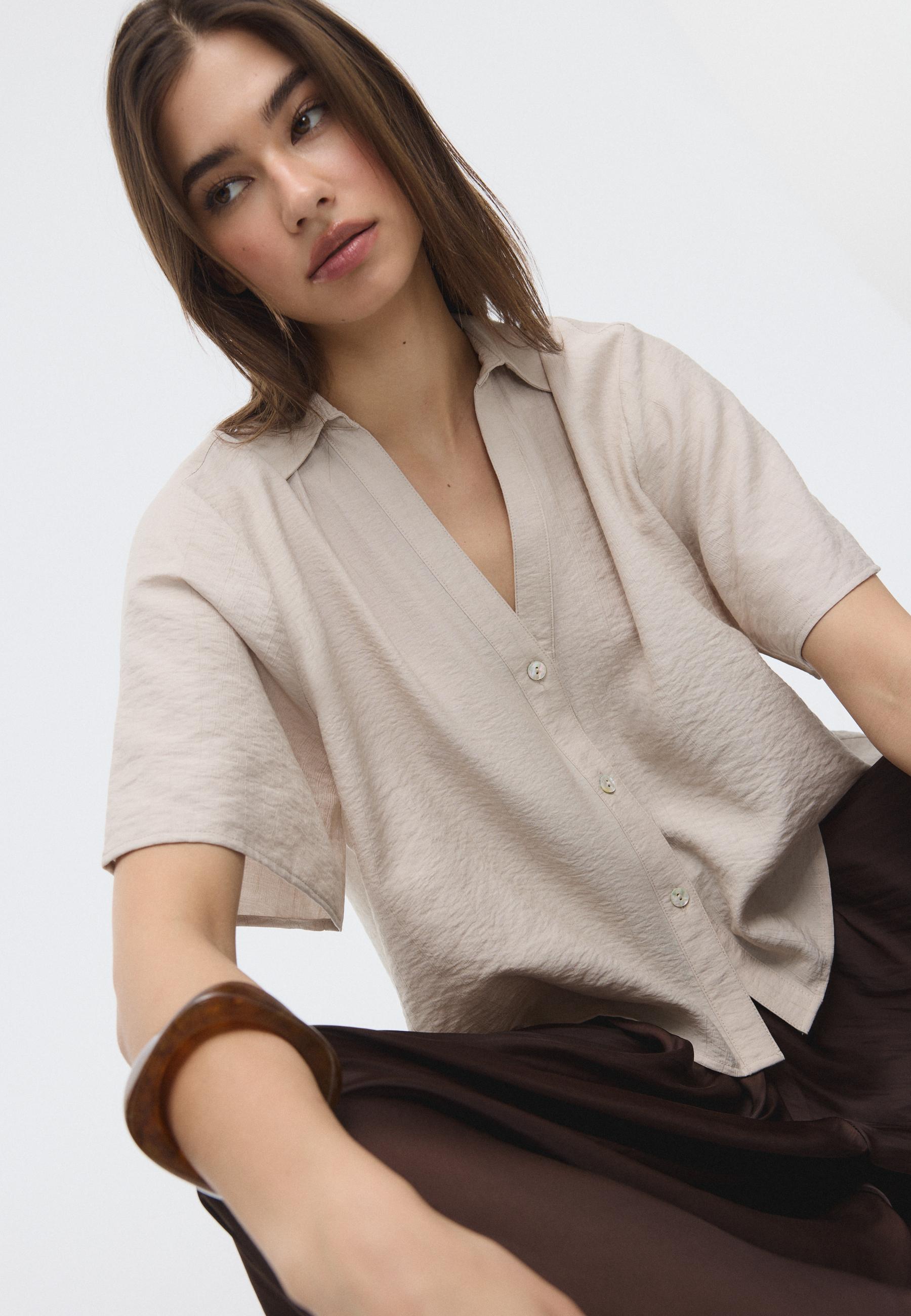 Düğmeli dökümlü gömlek - Görsel 2