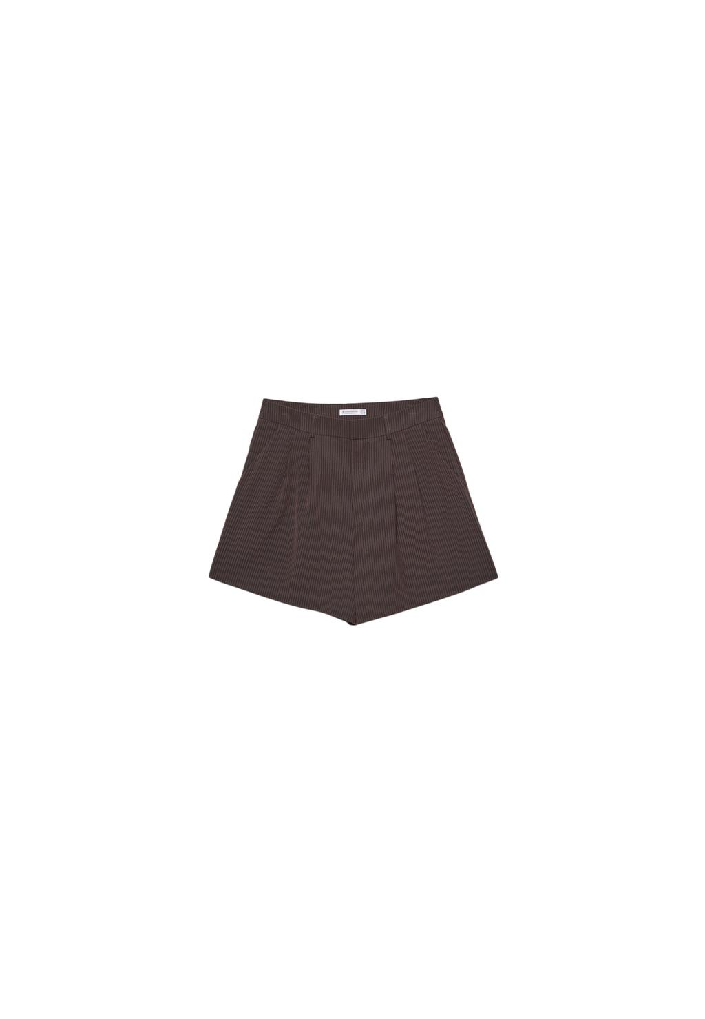 Pantalons curts de vestir amb plecs de ratlles