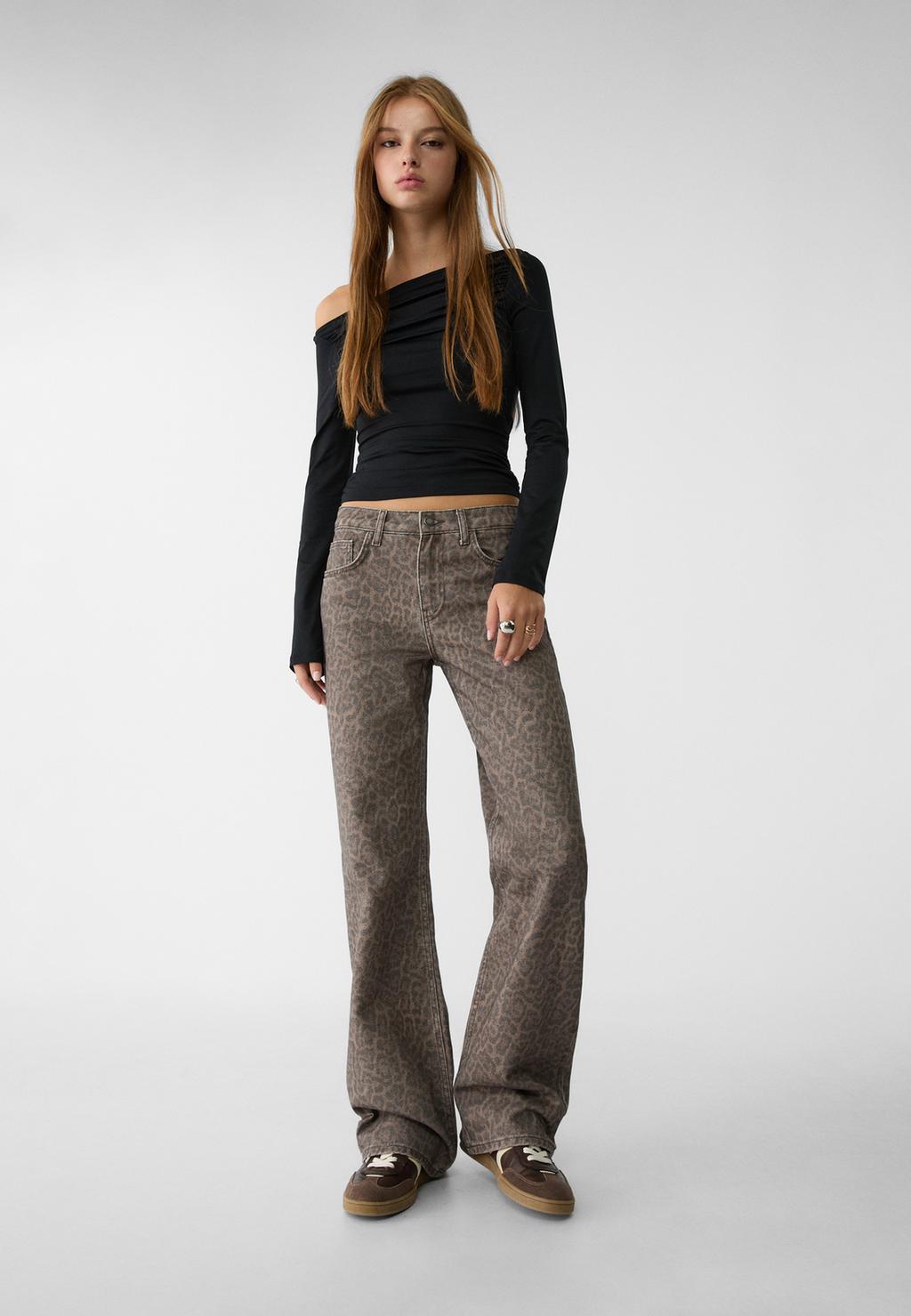 Straight leopard print trousers