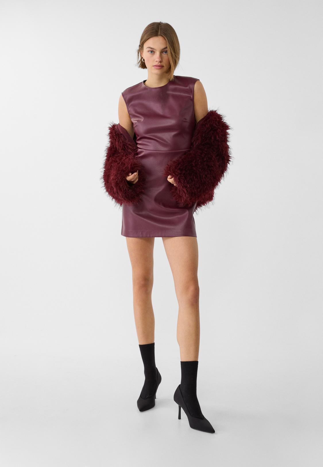 Robe courte similicuir mini manches Mode femme Stradivarius France