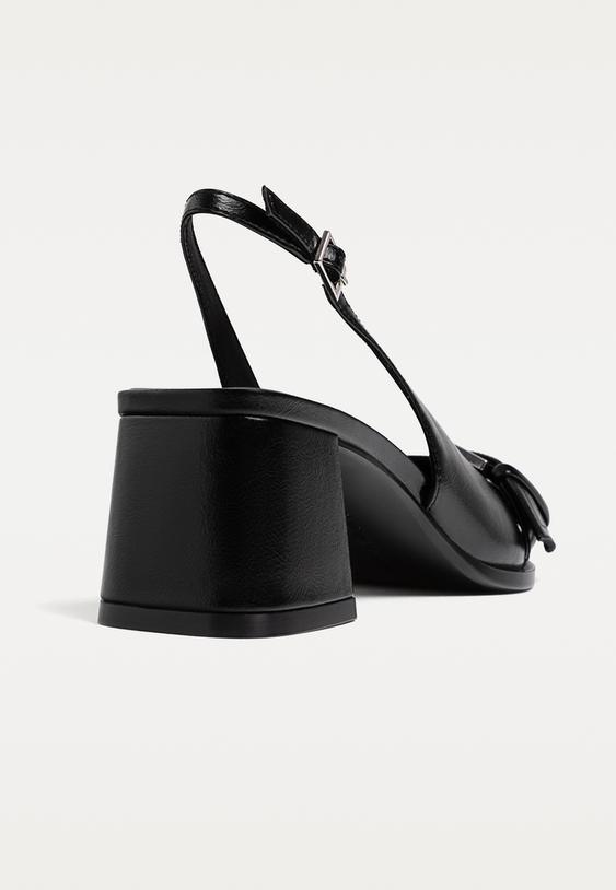 ballerinas-mit-absatz-und-schnalle