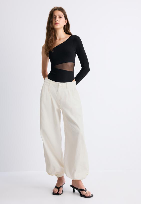 asymmetrische body met transparantie
