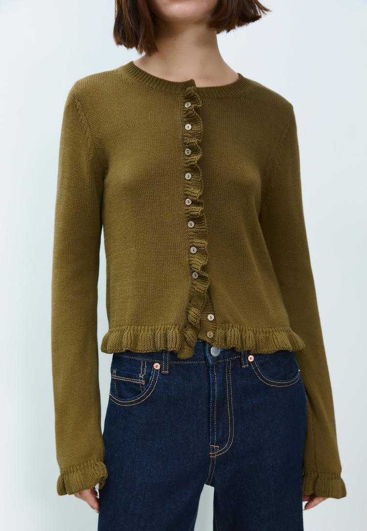 cardigan in maglia con bottoni e volant