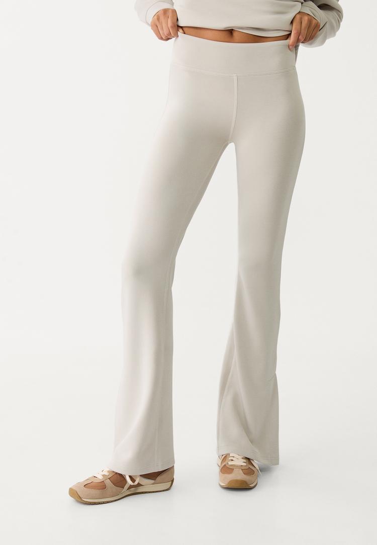 pantalon flare tacto suave