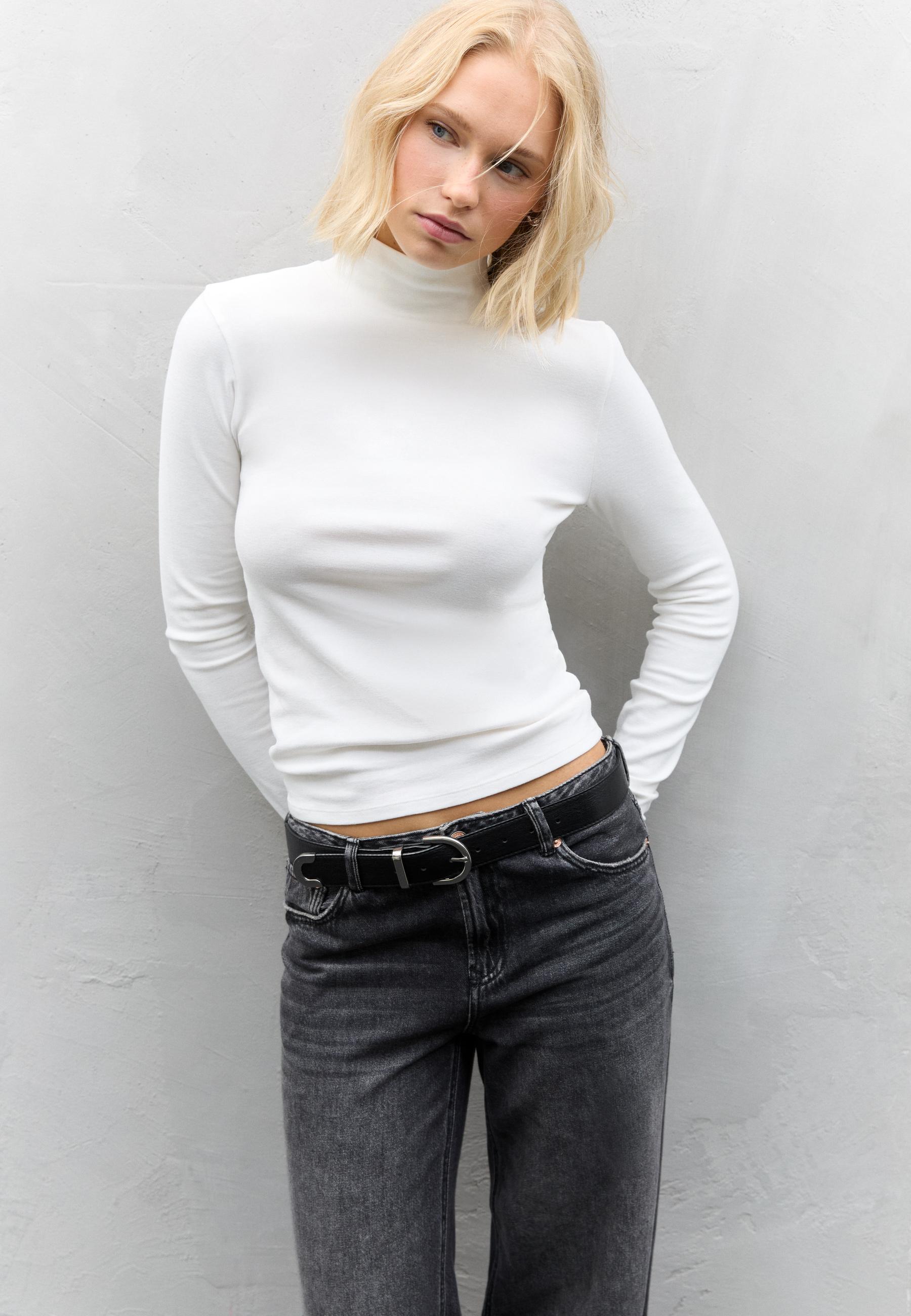 Basic high neck T-shirt — Ecru