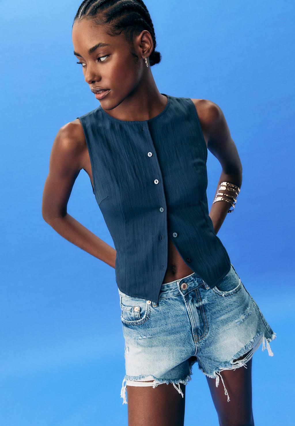 Textured top with buttons