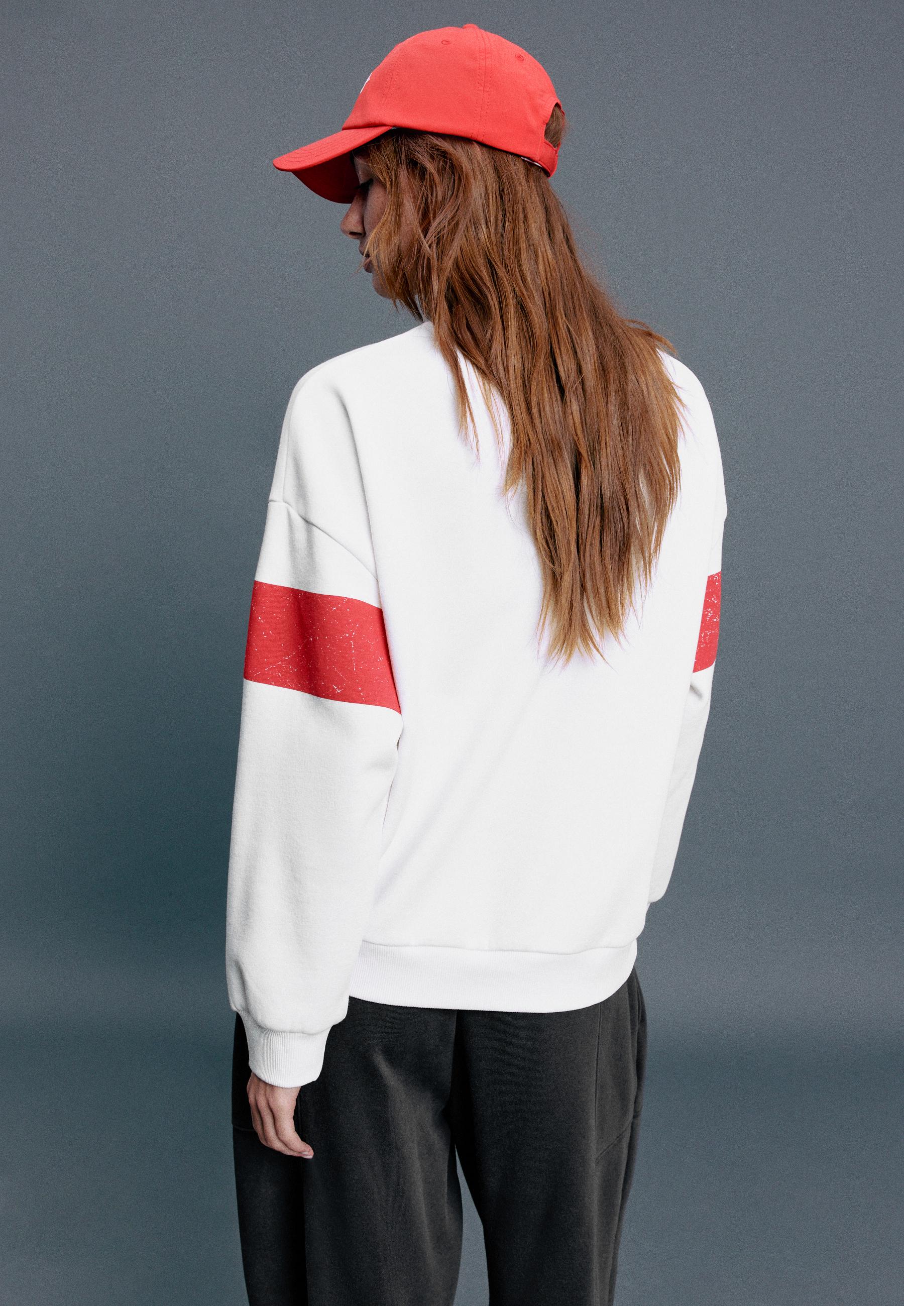 Cotton blend placement print regular sweatshirt — Red