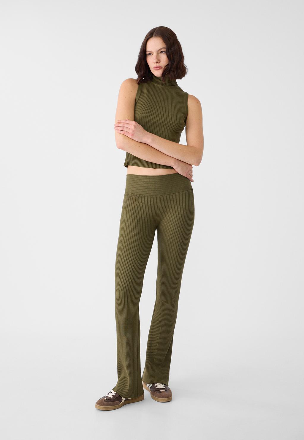 Flared knit trousers