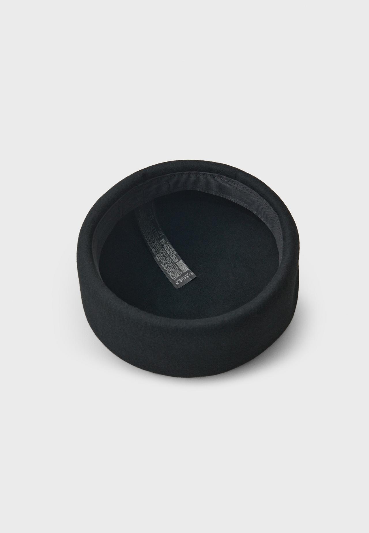Round beanie — Black