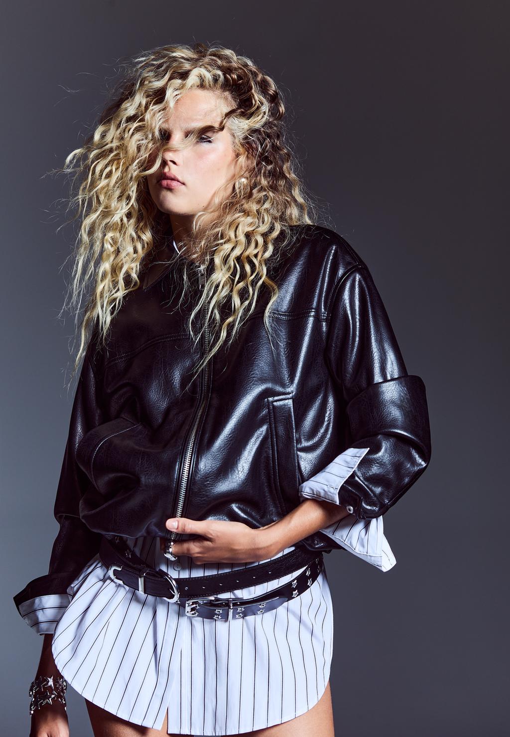 Oversize μπουφάν με όψη δέρματος