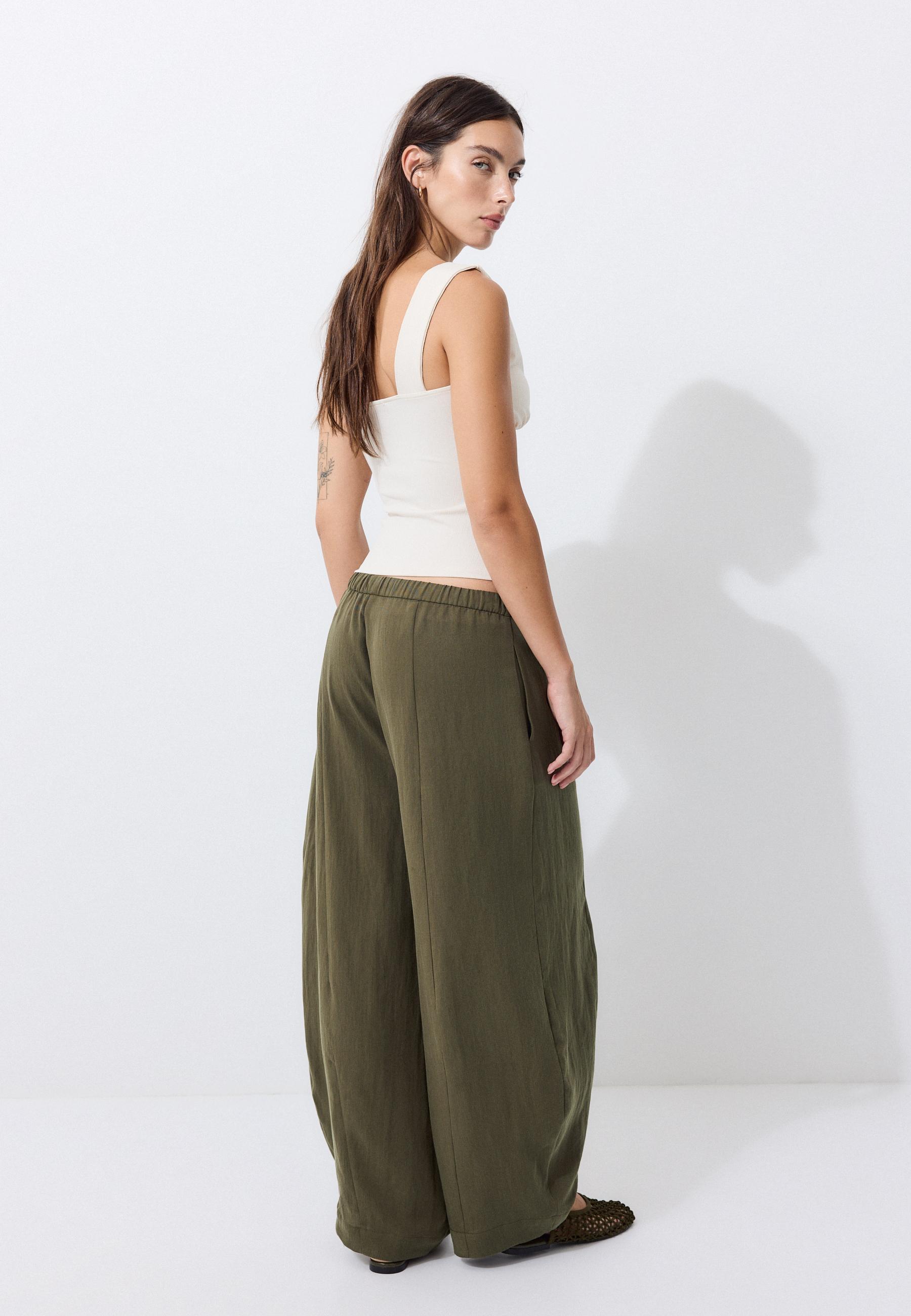 Lyocell-blend barrel trousers — Khaki