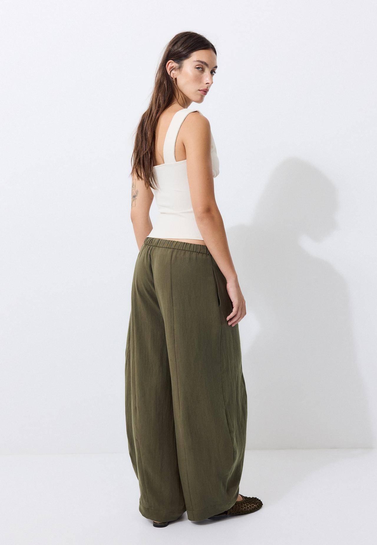 Lyocell-blend barrel trousers — Khaki