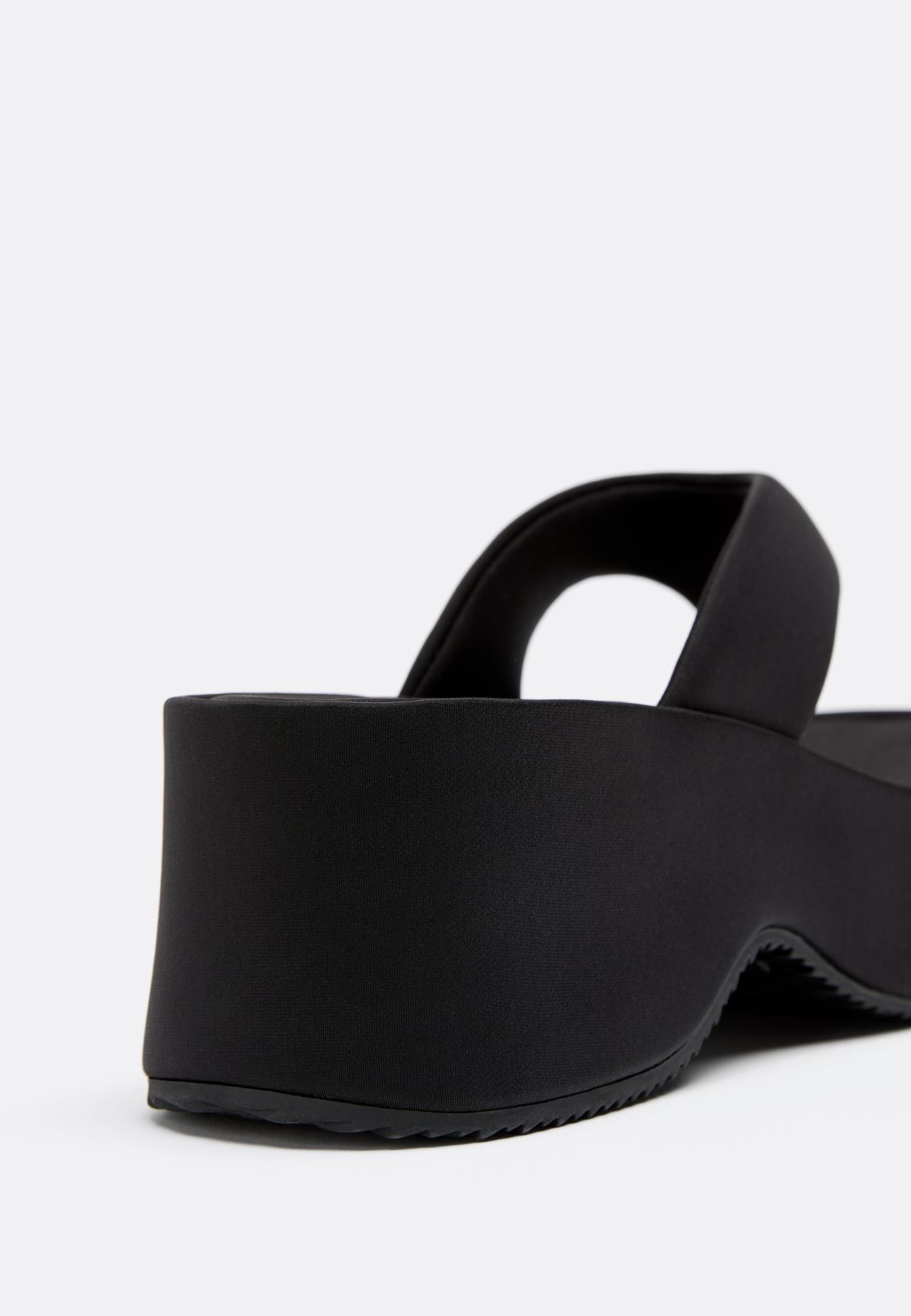 Platform thong sandals — BLACK