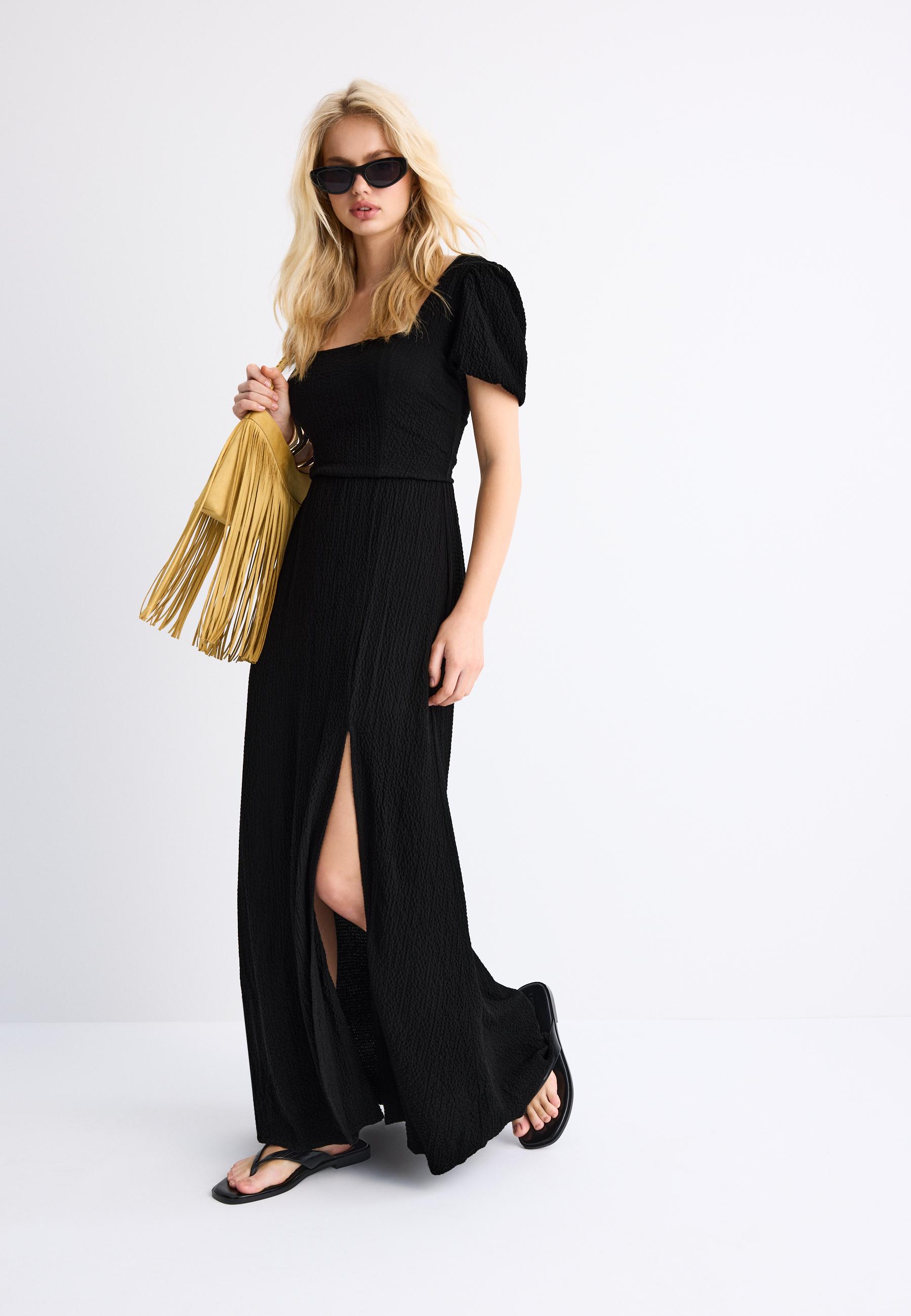Loose-fitting maxi dress with criss-cross back — Black