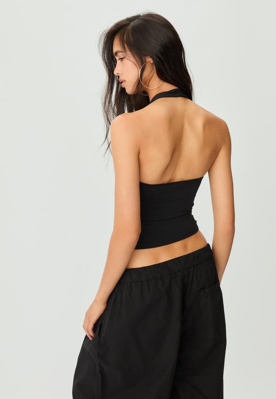 camiseta cuello halter