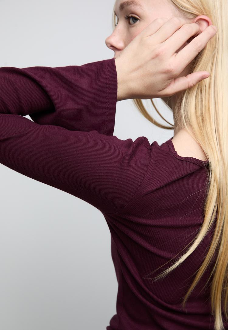 camiseta basica manga acampanada