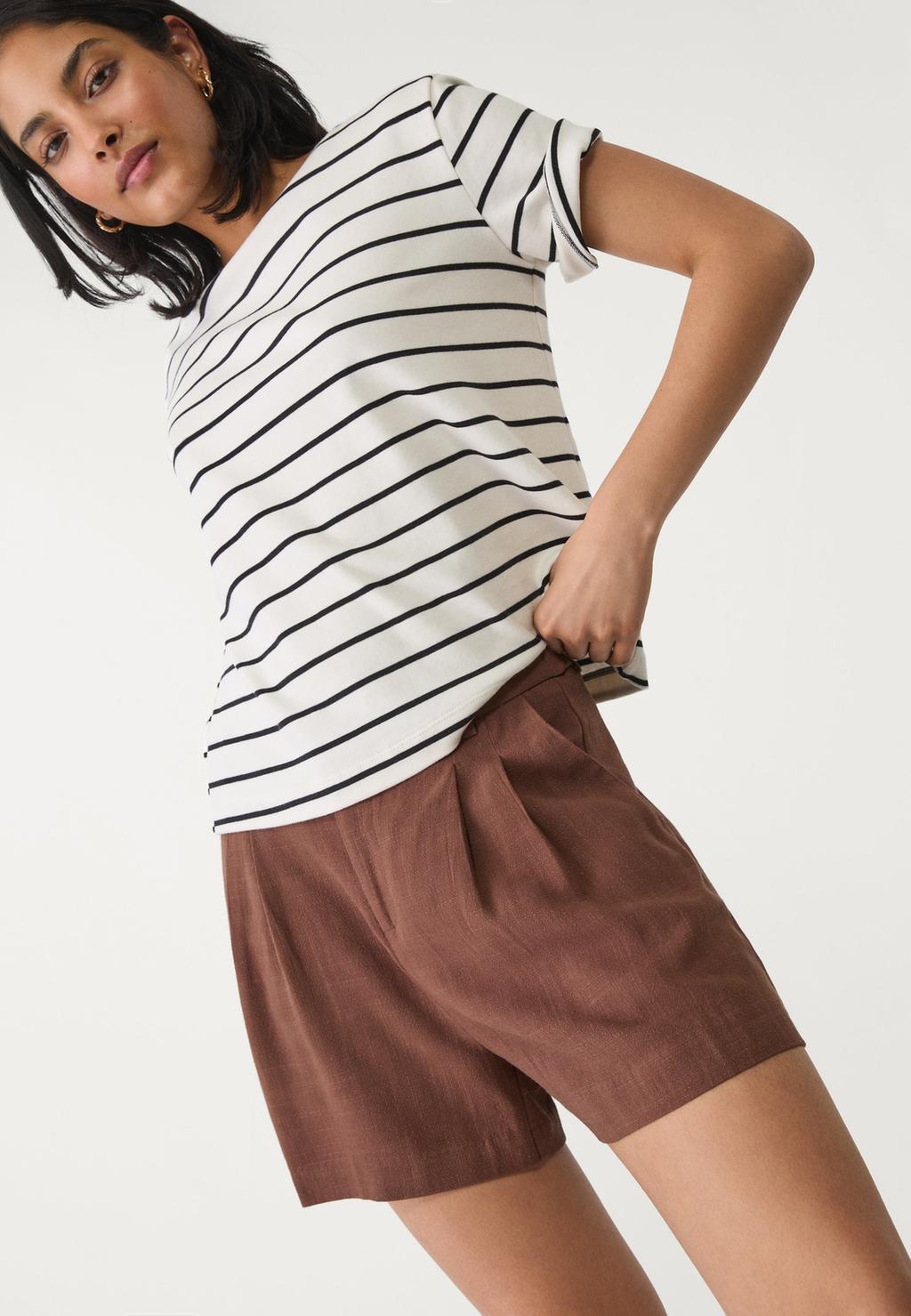 Fließende Shorts mit Leinen