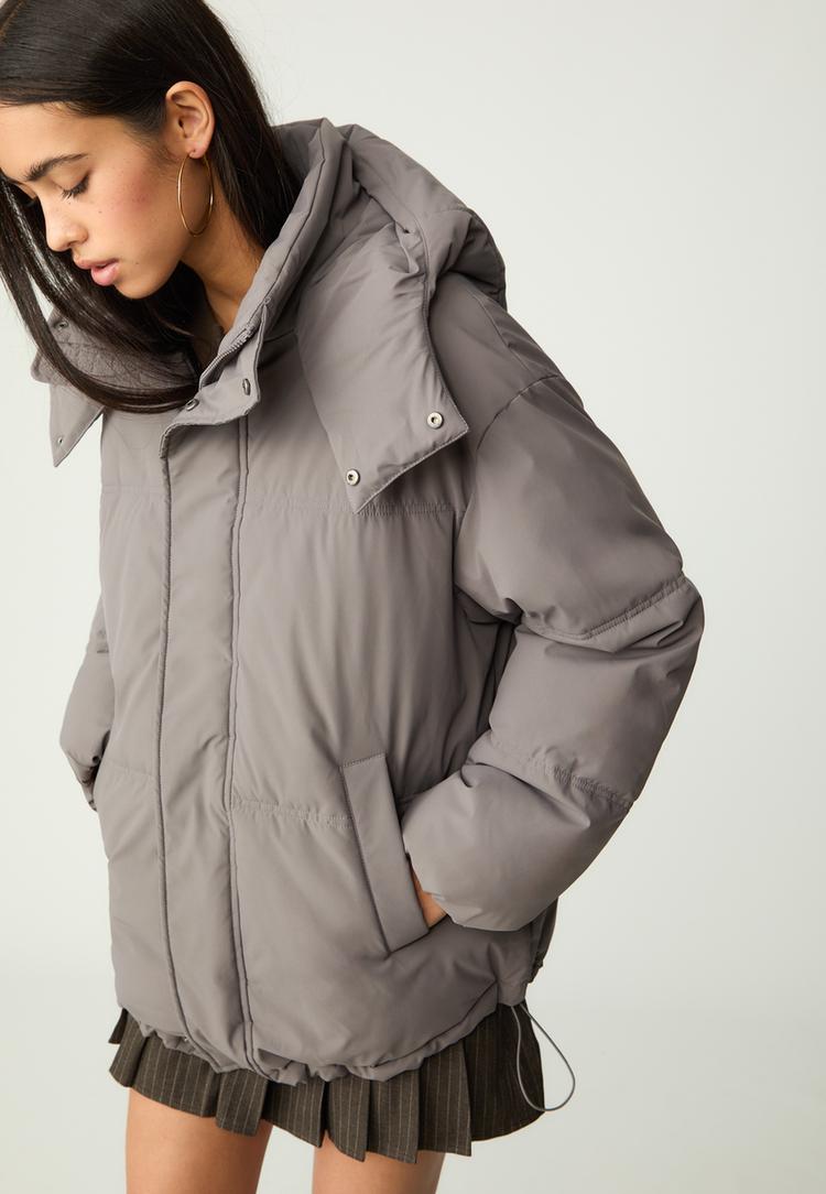 cazadora oversize acolchada capucha