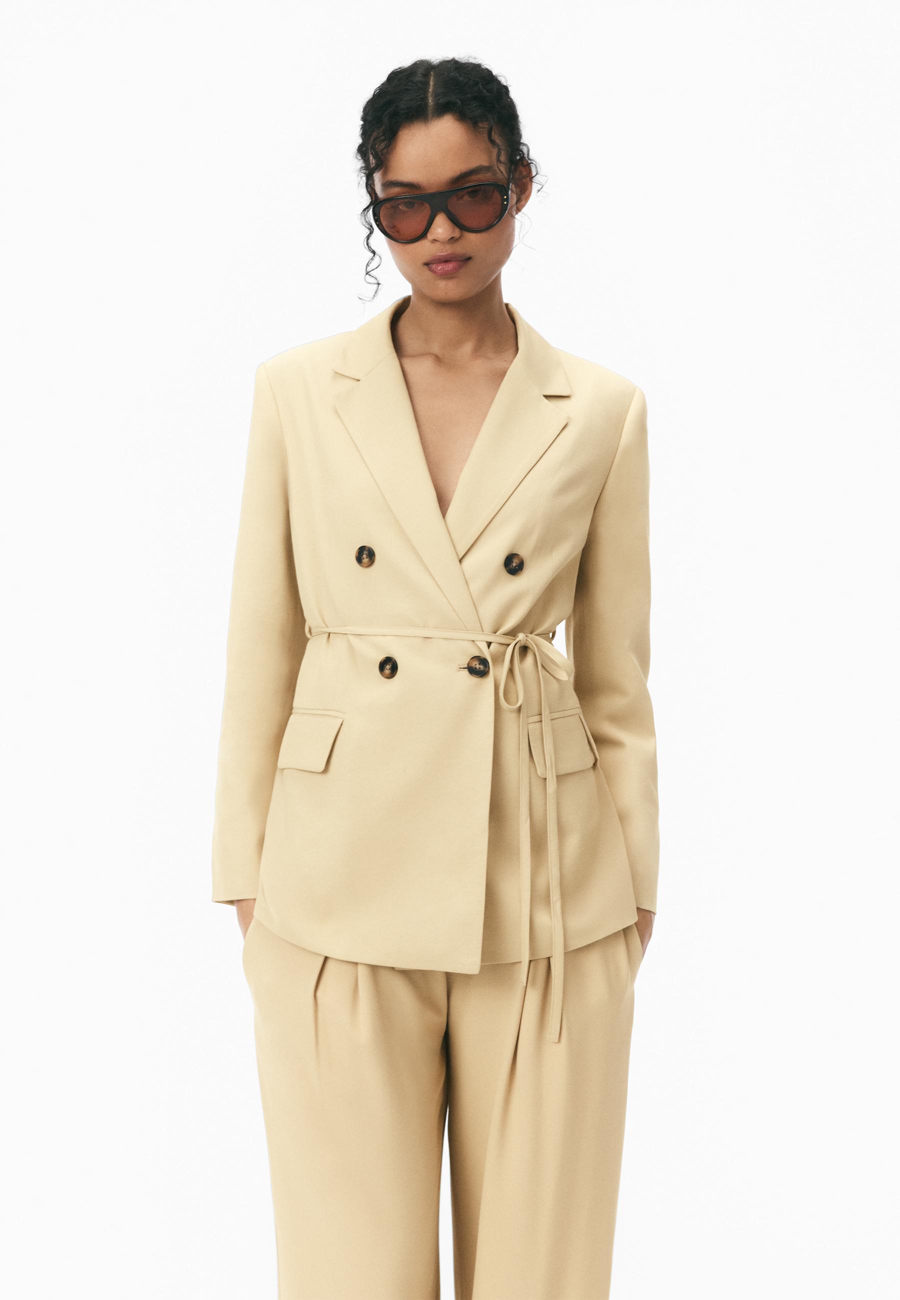 Kemerli blazer ceket