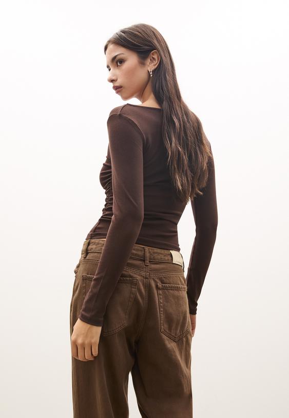 camiseta manga larga frunce