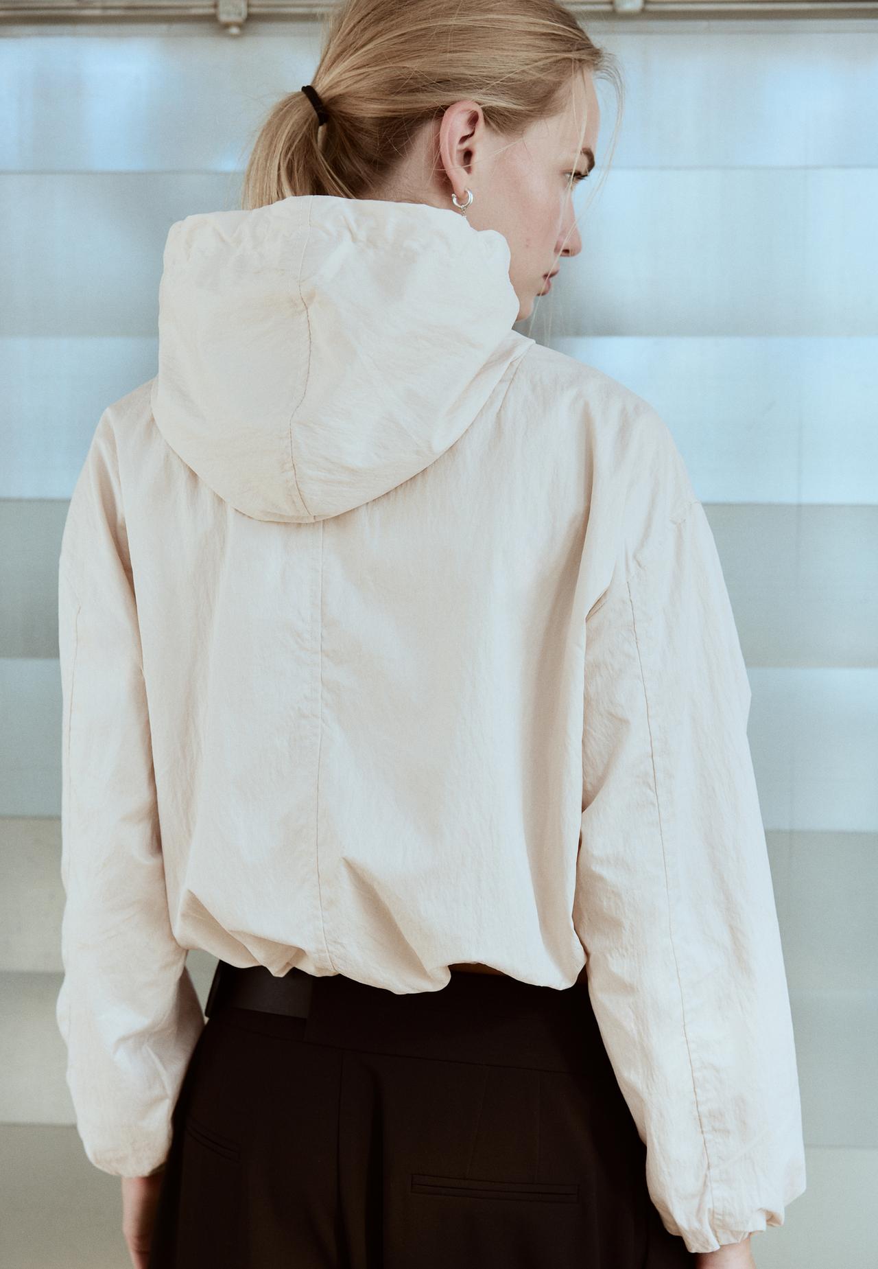 Basic nylon hood jacket — Ecru