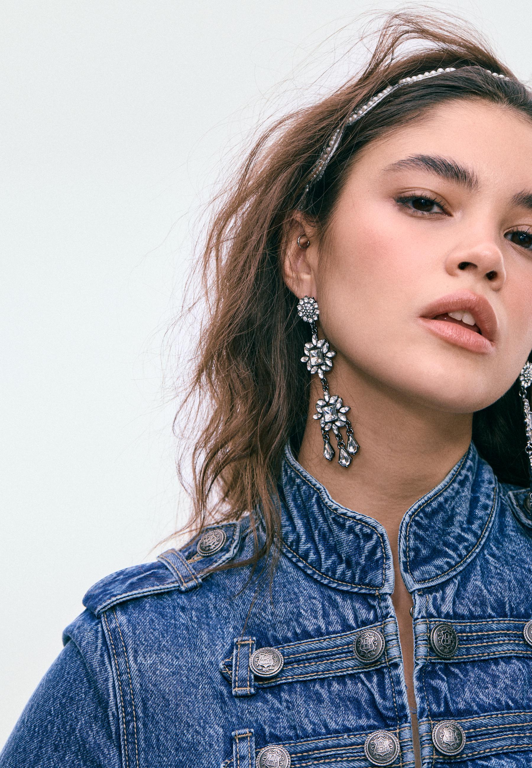 Long rhinestone drop earrings — Grey