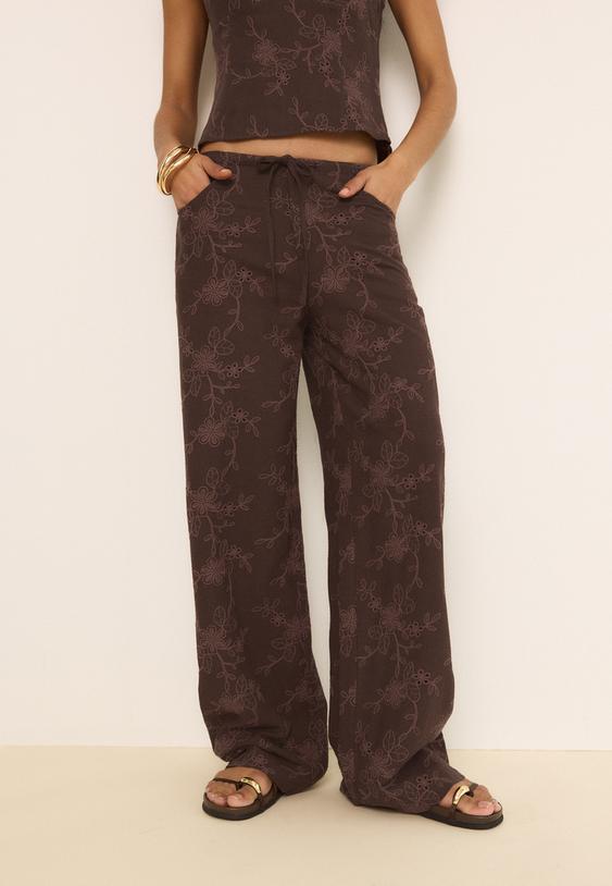 pantalon bordado straight