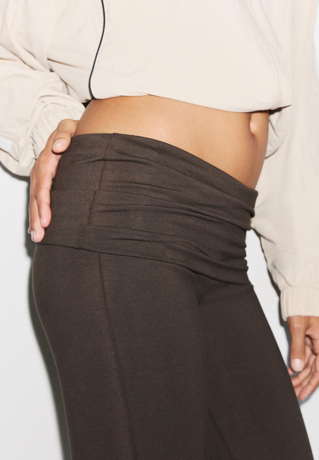 Capris — Brown