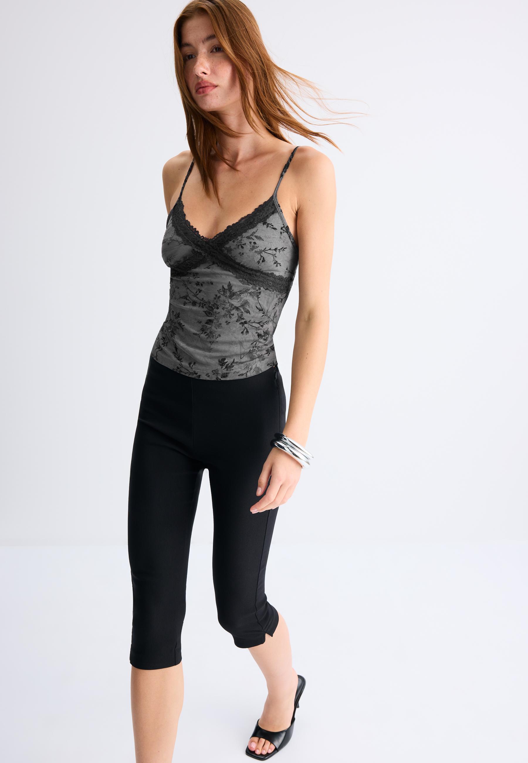 トップス S split lace tops Felted lace fitted top - Women's fashion | Stradivarius Ukraine