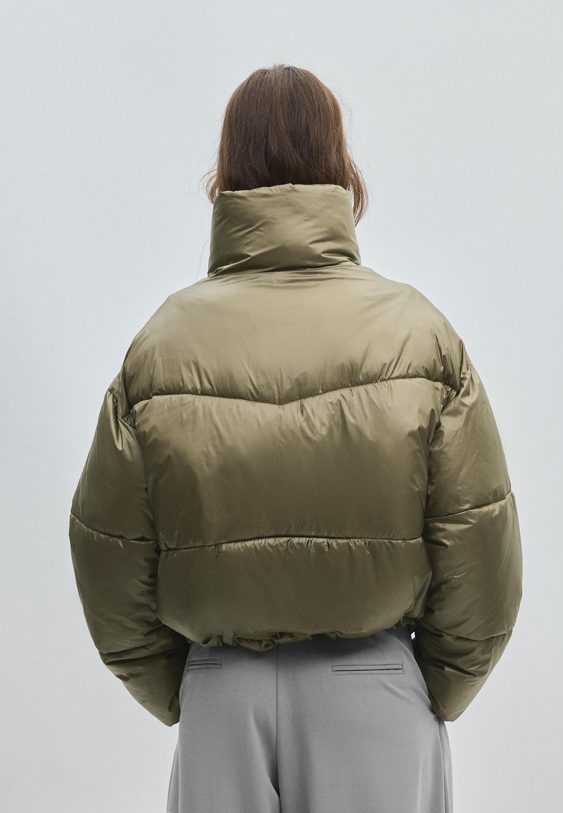 Shiny cropped down jacket — Khaki