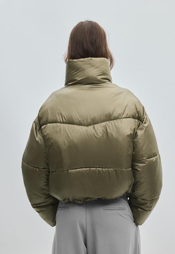 Stradivarius Shiny Cropped Down Jacket Khaki M