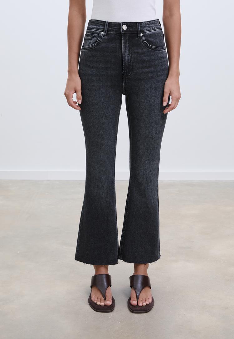 d78-cropped-schlagjeans