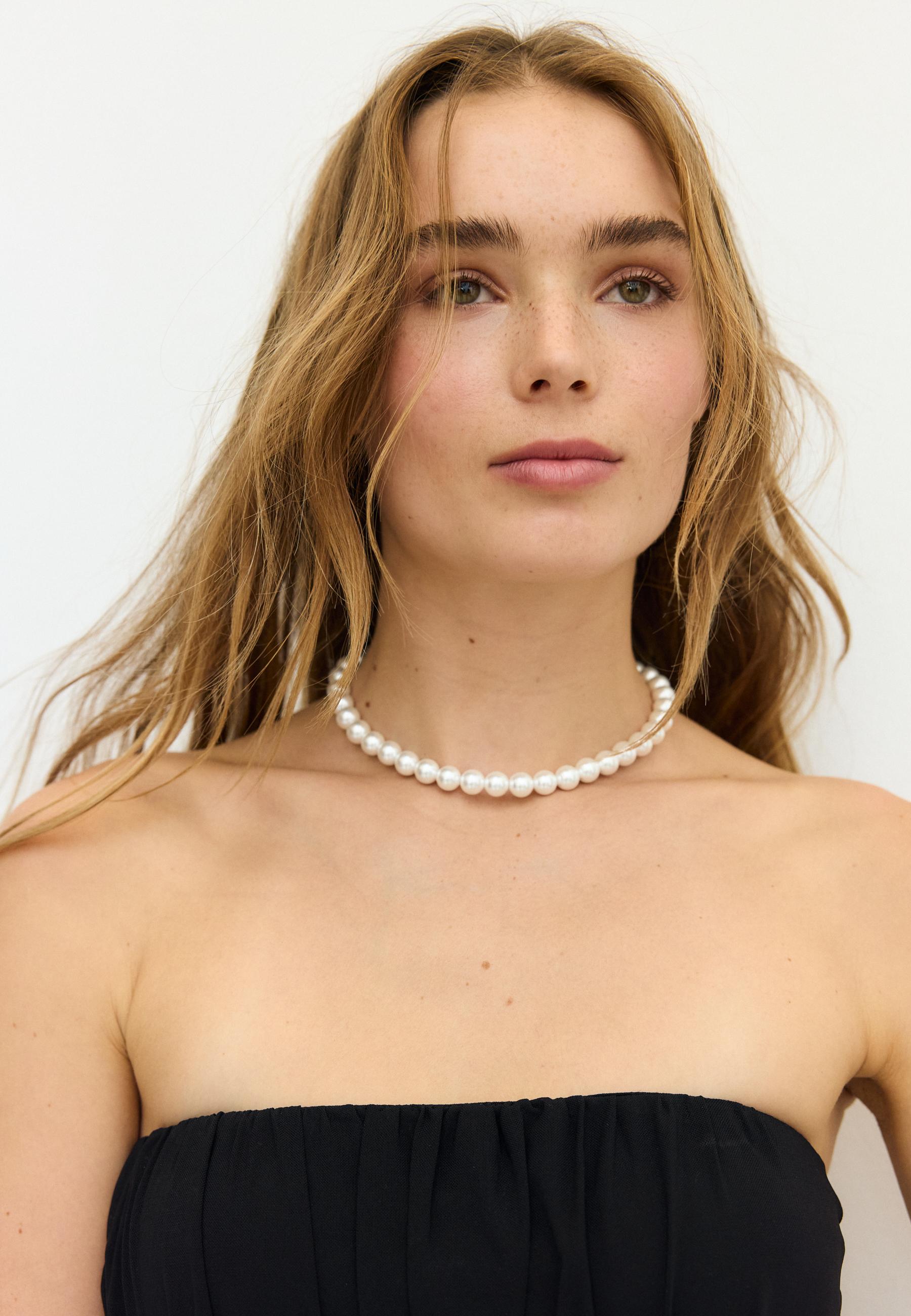 Faux pearl necklace — Gold