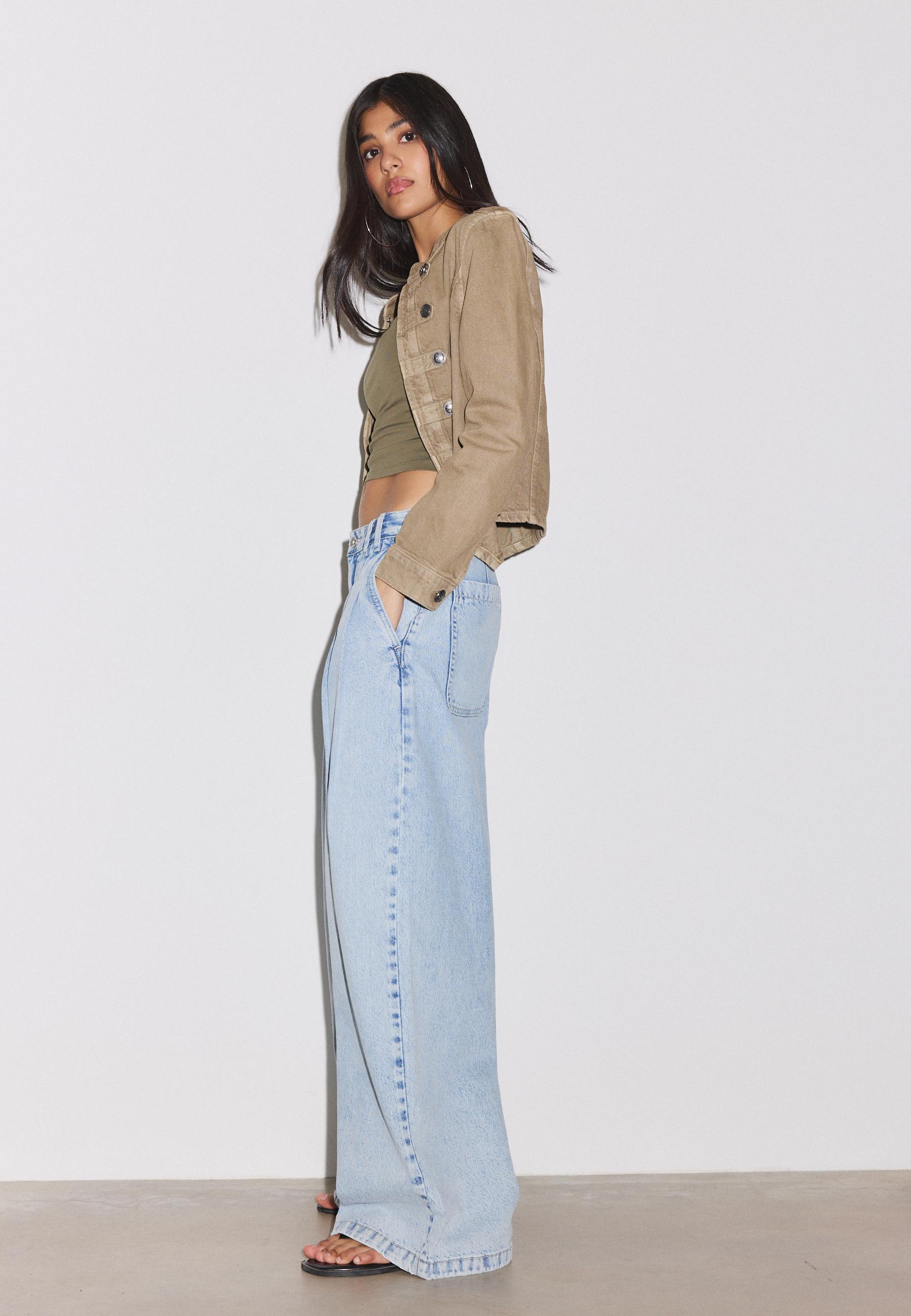 Pleated wide-leg jeans — MEDIUM LIGHT BLUE DENIM