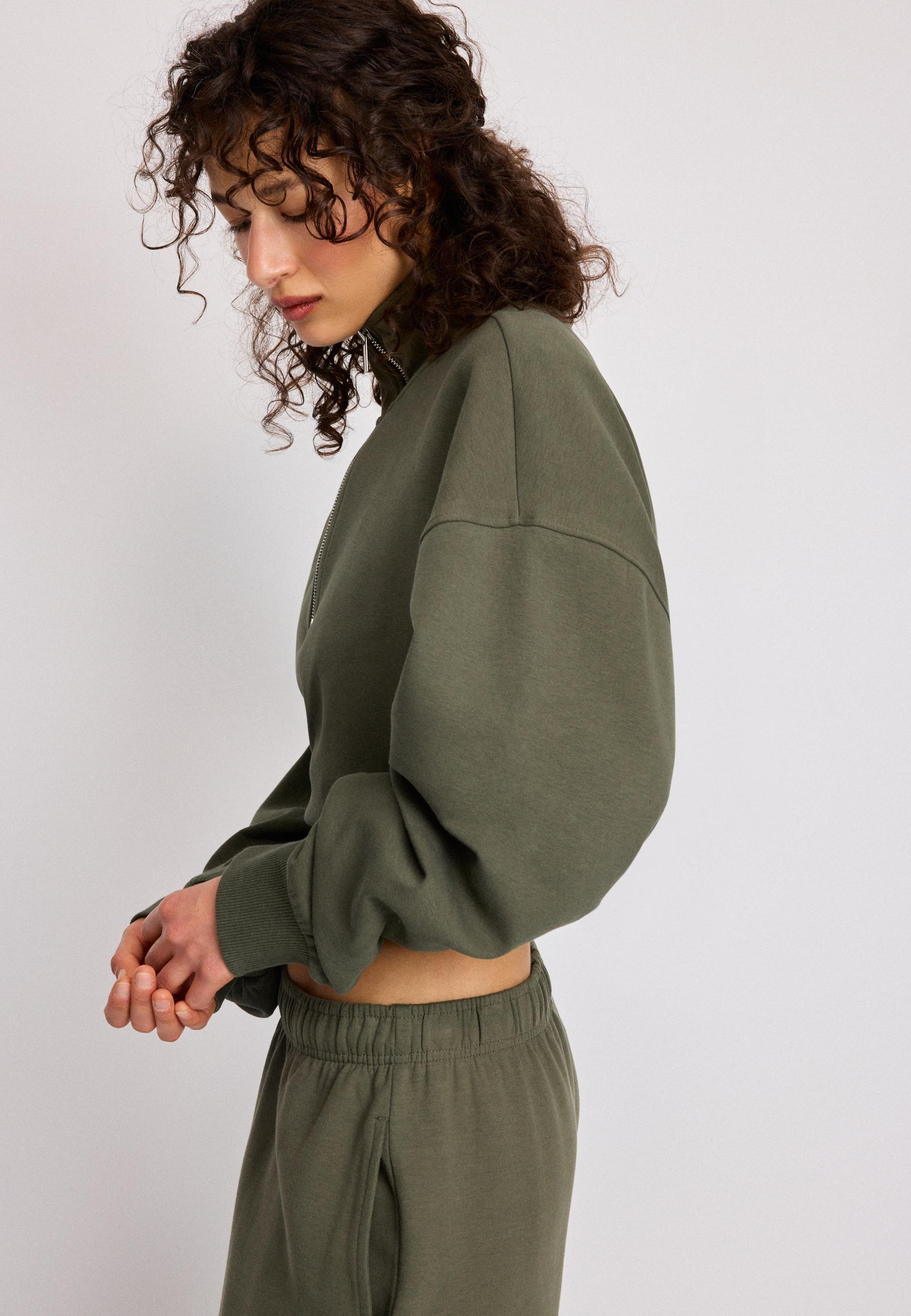 B10 Zip-up sweatshirt with collar — Khaki