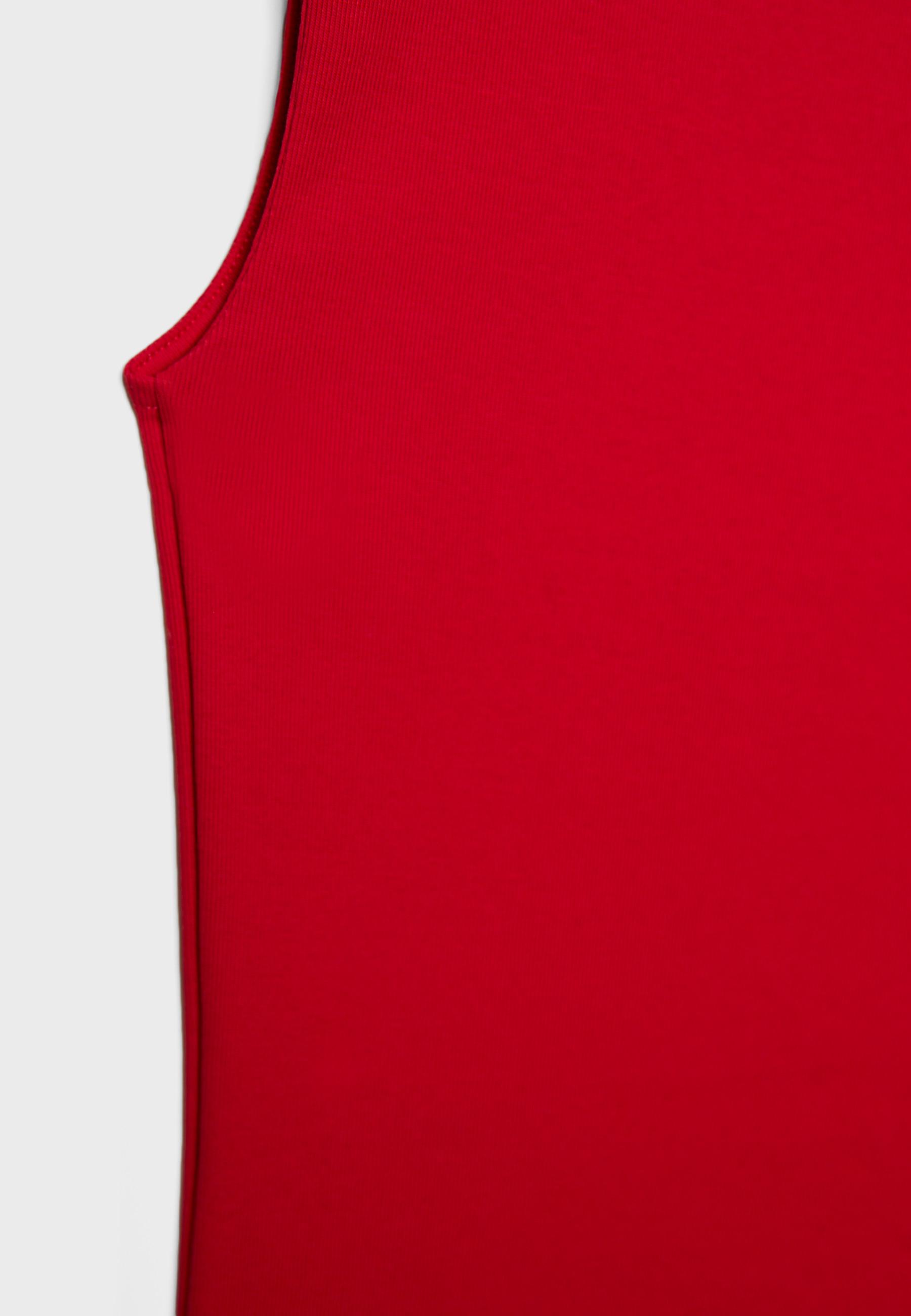 Basic Sleeveless T-Shirt — Red