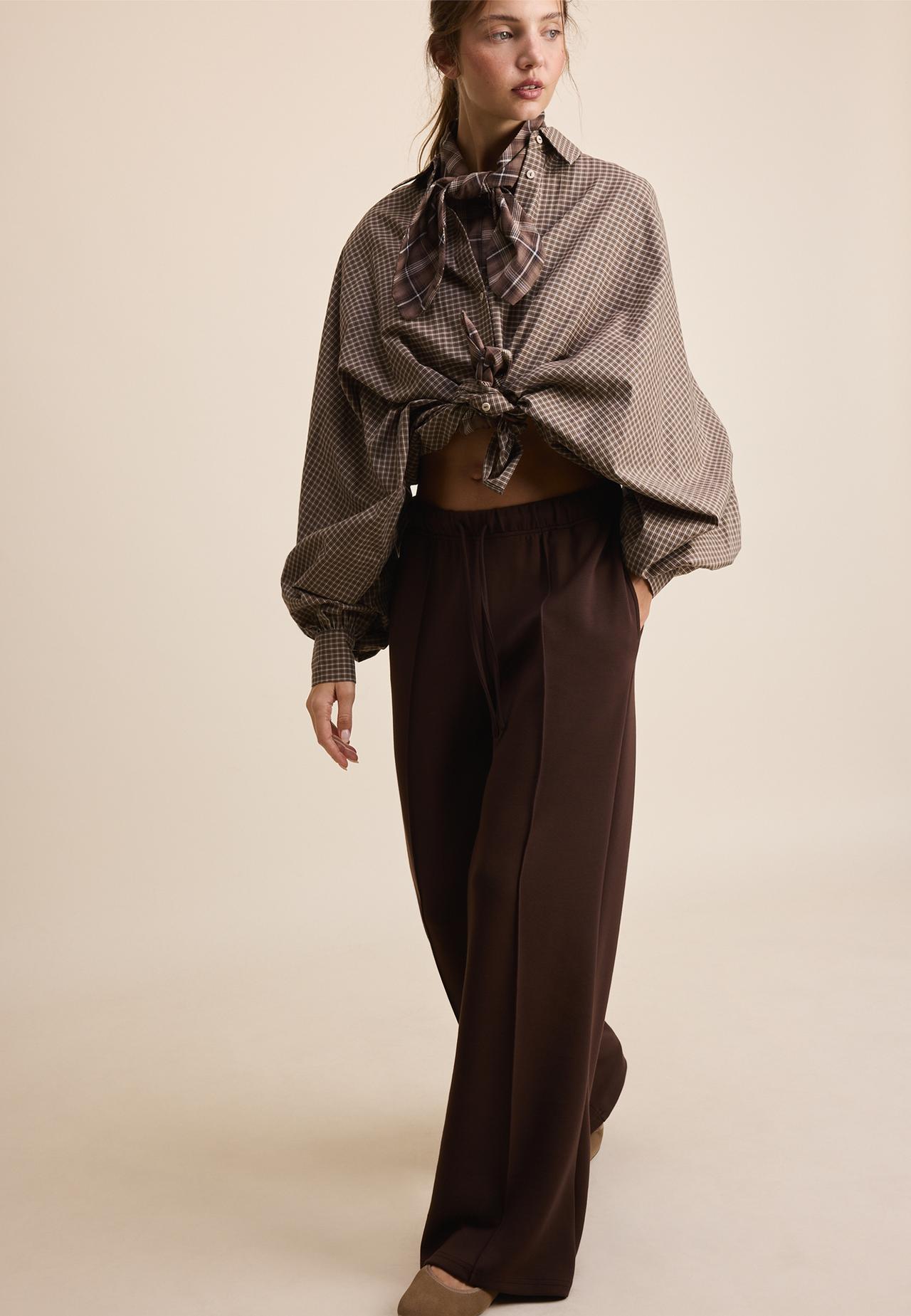Soft-touch wide-leg jogger trousers with pin tuck — Brown