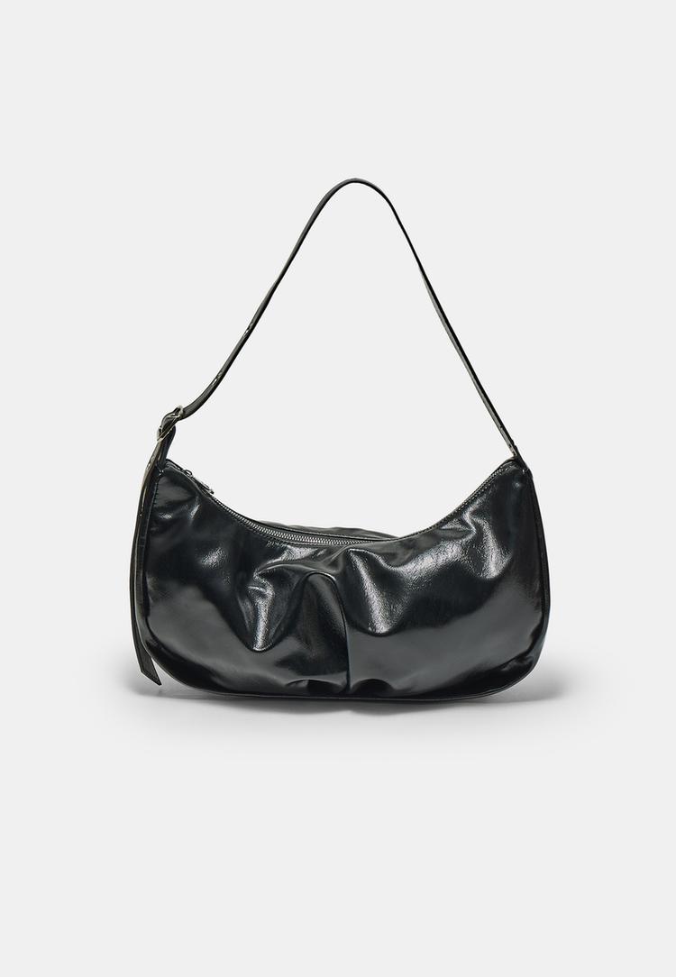 Stradivarius Τσάντα Ώμου Με Πιέτες Και Λάμψη Μαύρο Os