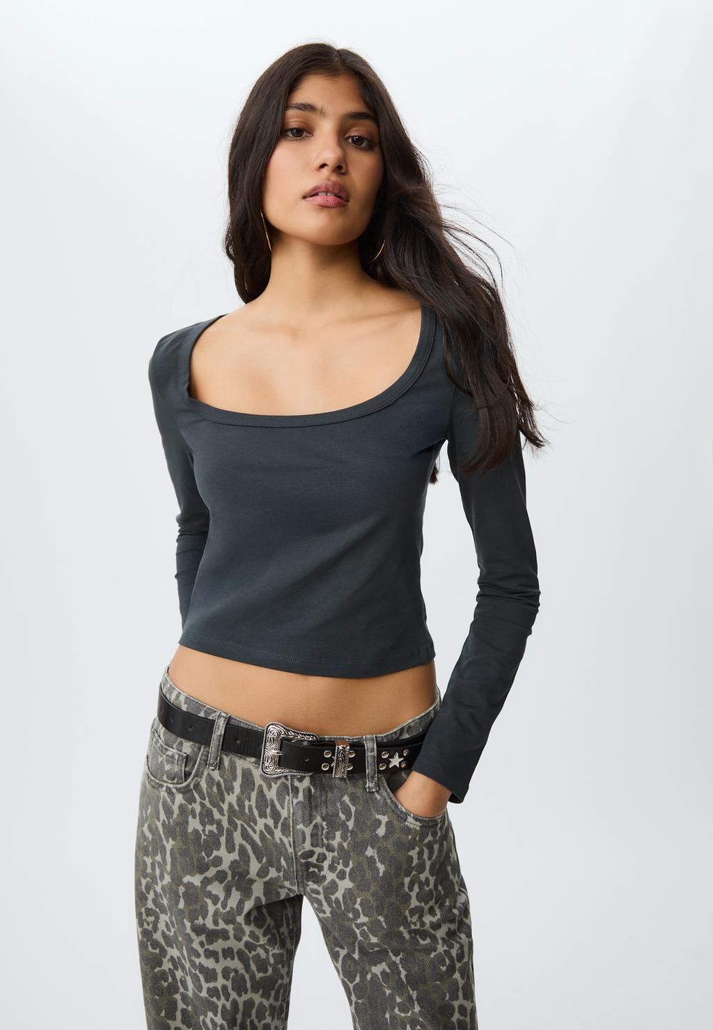 Long sleeve basic T-shirt