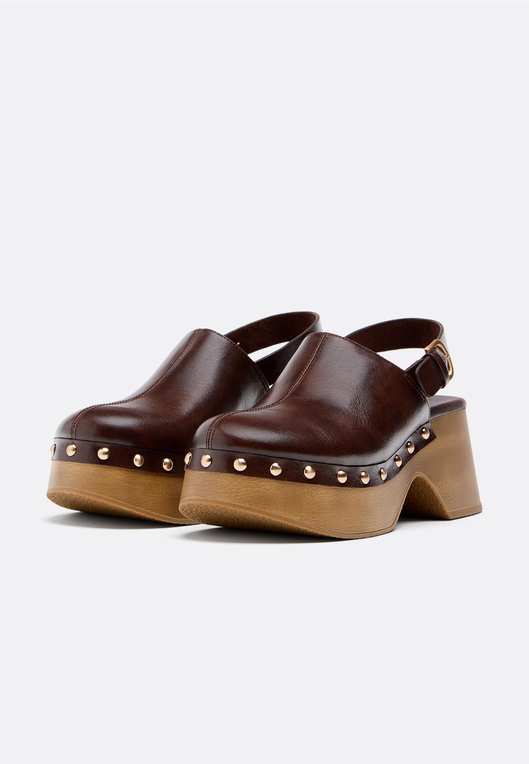 Platform studded clogs — BROWN